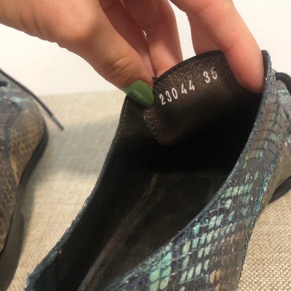 HOTIC Women's almond toe Snakeskin oxfords - Picture 6 of 10